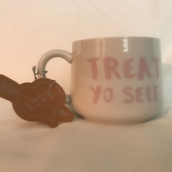 Whimsical Cupboard "Treat Yo Self". 10oz. 3" & 3 1/4". Cupcake Surprise NWT. - Picture 8 of 8